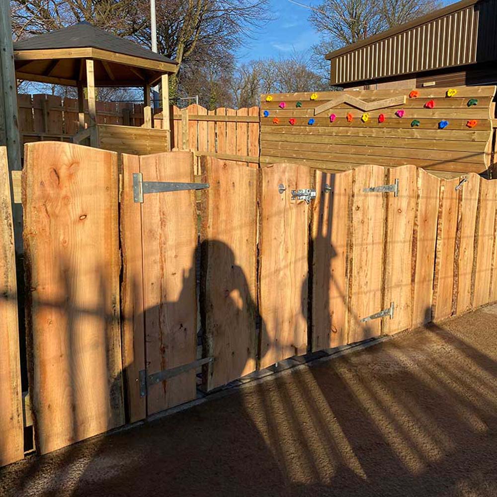 fencing-security-fencing-precison-timber (1)