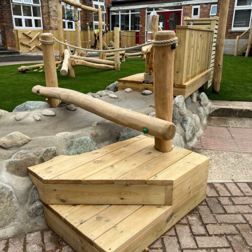Robinia Balance Beam Bridge (with Rope)